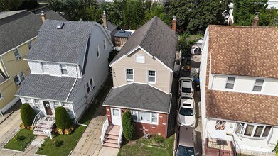 105 Pilgrim Pl in Valley Stream, NY - Building Photo - Building Photo
