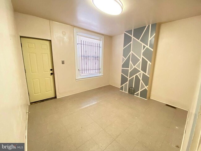 property at 2848 N Lee St