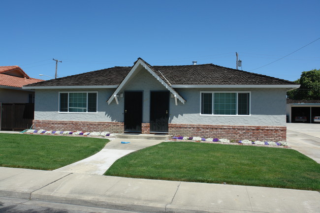 2393 Karen Dr in Santa Clara, CA - Building Photo - Building Photo