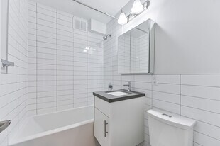224 St George St in Toronto, ON - Building Photo