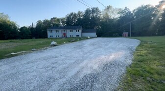 18 Chestnut Dr, Unit 102 in Topsham, ME - Building Photo