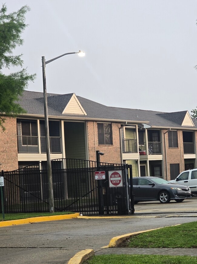 Bradford Apartments in Lafayette, LA - Building Photo - Building Photo