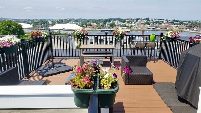 213 E Eagle St, Unit #6