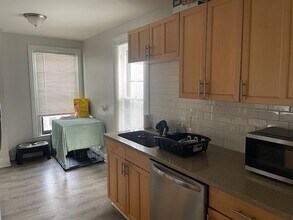 34 Canfield Pl, Unit #2 in Rochester, NY - Foto de edificio - Building Photo