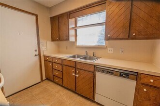 503 N Walnut Creek Dr in Mansfield, TX - Building Photo - Building Photo