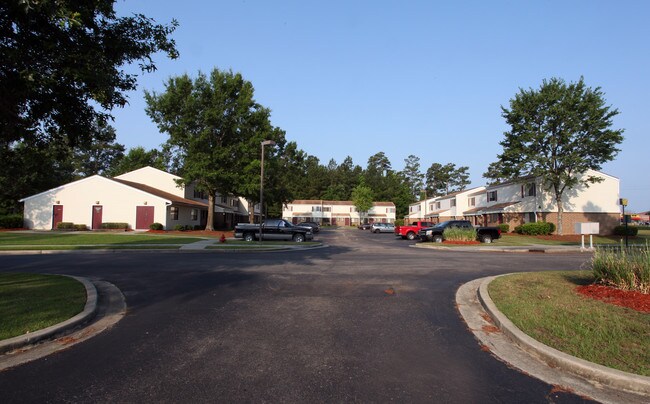 Northbridge Courts in Moncks Corner, SC - Foto de edificio - Building Photo