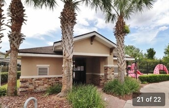 2369 Sunset Bluff Dr in Jacksonville, FL - Foto de edificio - Building Photo