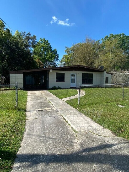 8952 Castle Blvd in Jacksonville, FL - Building Photo