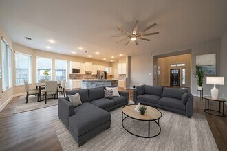 830 Rench in New Braunfels, TX - Foto de edificio - Building Photo