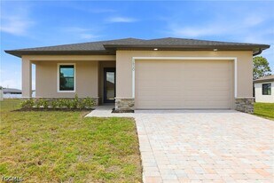 2630 NW 23rd Ave in Cape Coral, FL - Building Photo
