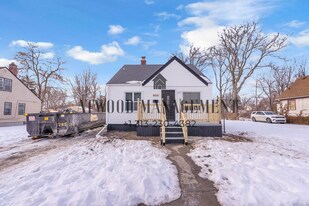 This beautifully updated 3-bedroom, 1-bath single-family home is ready for move-in! in Detroit, MI - Building Photo