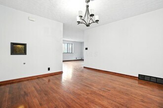 295 E Whittier St in Columbus, OH - Building Photo - Building Photo