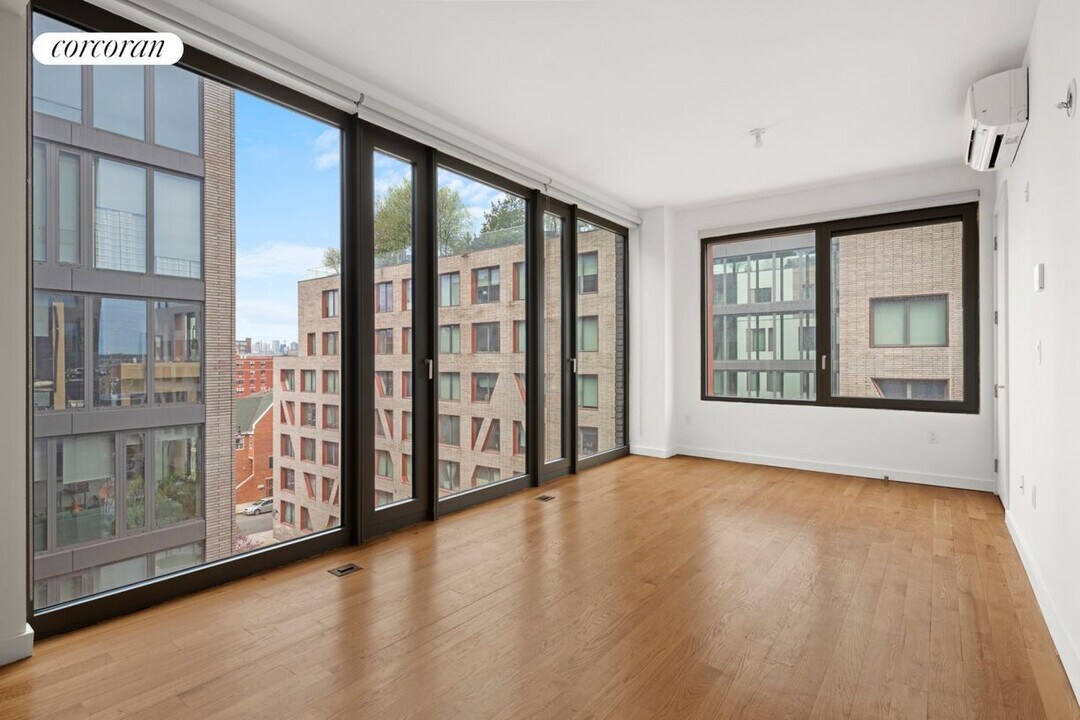 54 Noll St in Brooklyn, NY - Building Photo