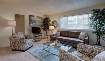 513 E 24th Ave in Anchorage, AK - Building Photo
