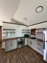 18312 Hollister Rd in Orlando, FL - Building Photo - Building Photo