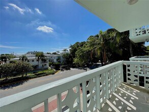 1100 NE 11th St in Miami Beach, FL - Building Photo - Building Photo