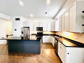 1761 W Morse Ave in Chicago, IL - Building Photo - Building Photo