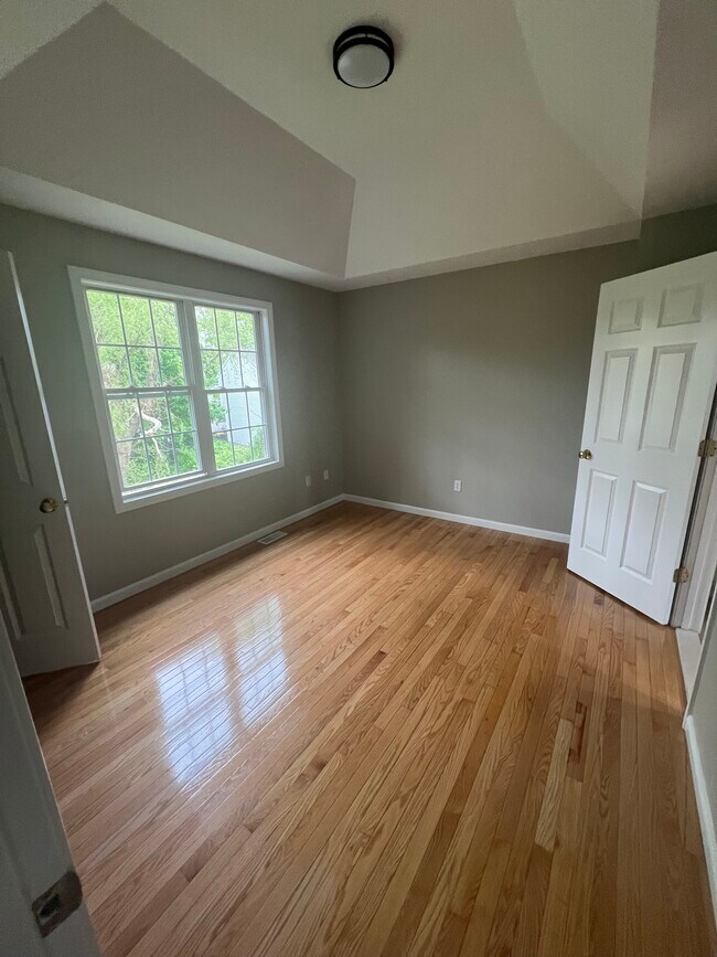 100 Franklin St in Whitman, MA - Foto de edificio - Building Photo