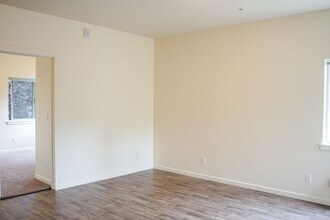 1650 SE Harold St in Portland, OR - Building Photo - Building Photo