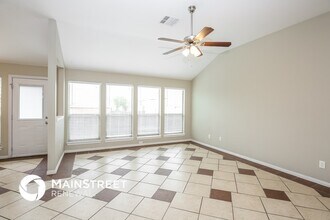 9336 Cynthia Ct in Fort Worth, TX - Foto de edificio - Building Photo