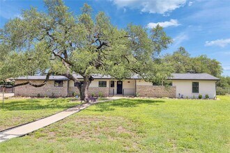 11409 Hunters Ln in Austin, TX - Building Photo - Building Photo