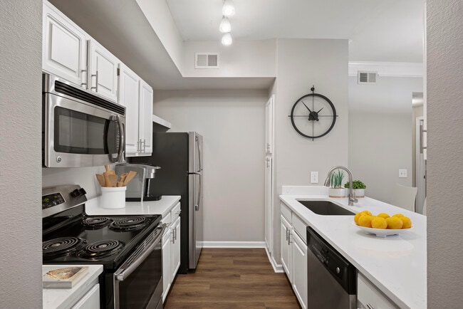 Town Center Apartments in Overland Park, KS - Building Photo - Building Photo