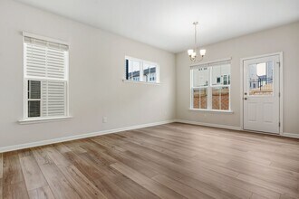 5010 Reader Way in Durham, NC - Foto de edificio - Building Photo