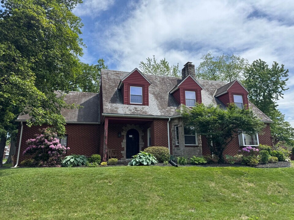 401 S Valley Forge Rd in Lansdale, PA - Building Photo
