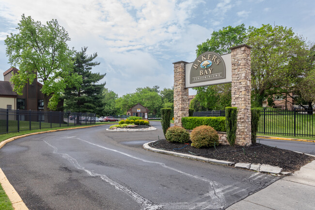 Bakers Bay Condominiums in Philadelphia, PA - Building Photo - Building Photo