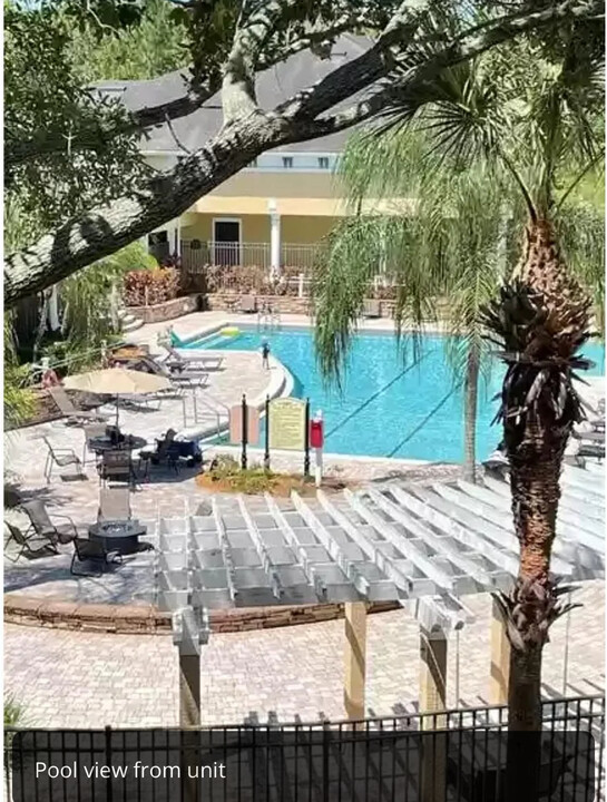 10019 Courtney Palms Blvd in Tampa, FL - Building Photo