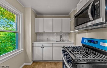 6 Armstrong St in South Bound Brook, NJ - Building Photo - Building Photo