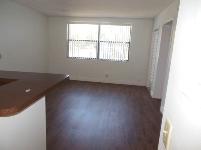 714 Executive Center Dr in West Palm Beach, FL - Building Photo - Building Photo