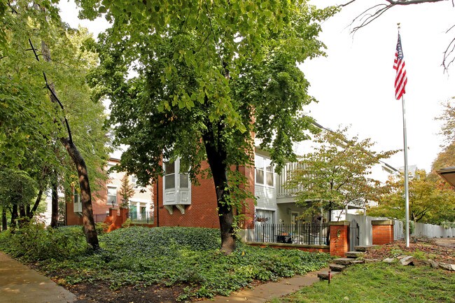 4367-4375 Laclede Ave in St. Louis, MO - Foto de edificio - Building Photo