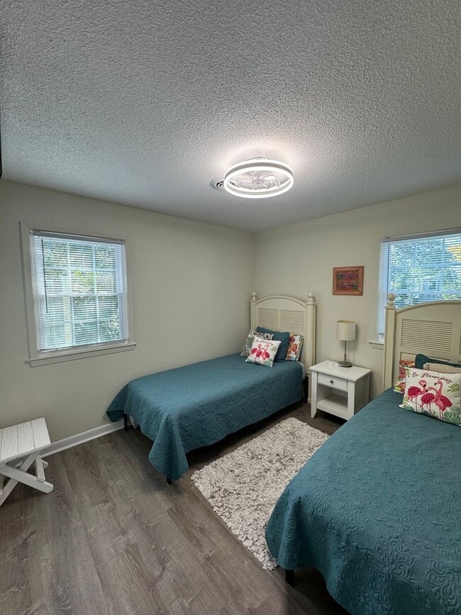 221 NE 55th St in Oak Island, NC - Building Photo - Building Photo