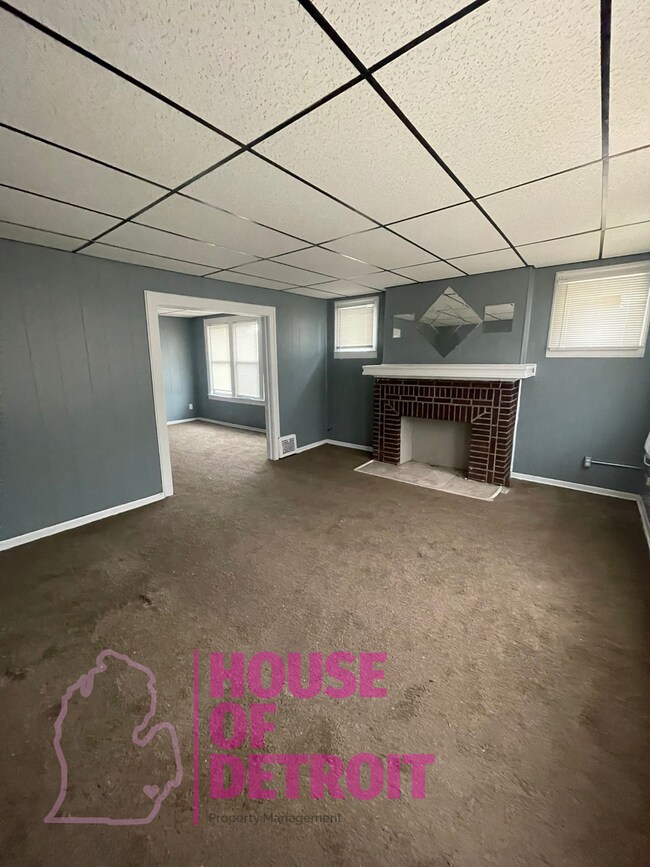 property at 5061 Hillsboro St