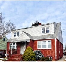351 Capitol St in Saddle Brook, NJ - Building Photo