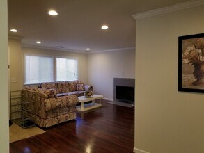 881 Stanford Ave in Oakland, CA - Building Photo - Building Photo