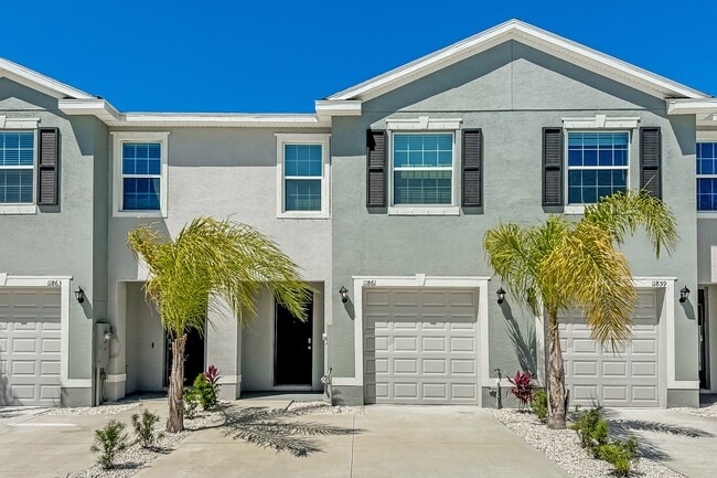 property at 11861 Mountain Retreat Ln