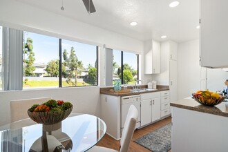 Cinnamon Ridge in Fullerton, CA - Building Photo - Building Photo