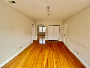 1230 Elmwood Ave in Evanston, IL - Building Photo - Building Photo