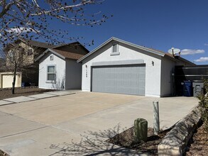 7369 Dewberry Dr in El Paso, TX - Foto de edificio - Building Photo