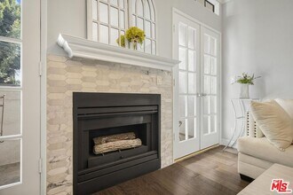 860 S Lucerne Blvd in Los Angeles, CA - Building Photo - Building Photo