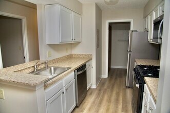 2245 Hedgerow Road in Columbus, OH - Building Photo - Building Photo