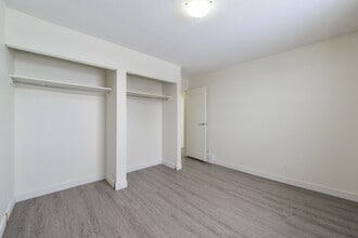 Parkview Estates in Edmonton, AB - Building Photo - Building Photo