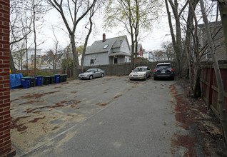 Cedar Street Terrace Condo in Somerville, MA - Foto de edificio - Building Photo