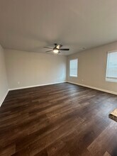 43 River Rock St in Lincoln, AL - Foto de edificio - Building Photo