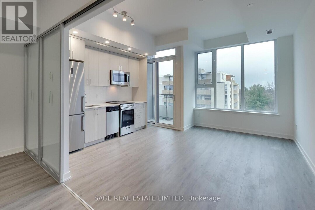 1-701 Cardiff Rd in Toronto, ON - Building Photo