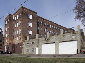 178 Summit Ave in St. Paul, MN - Foto de edificio - Building Photo