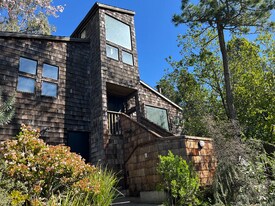 1411 Queens Rd in Berkeley, CA - Building Photo