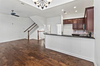 2316 Stutz Dr in Dallas, TX - Building Photo - Building Photo